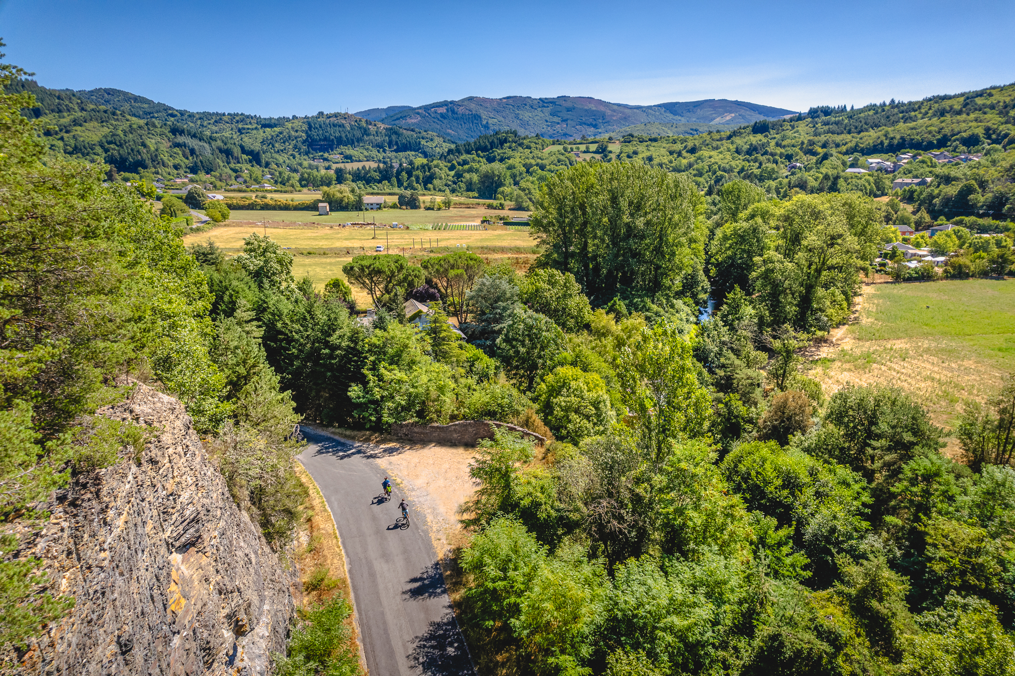En rive droite de la Dourbie...