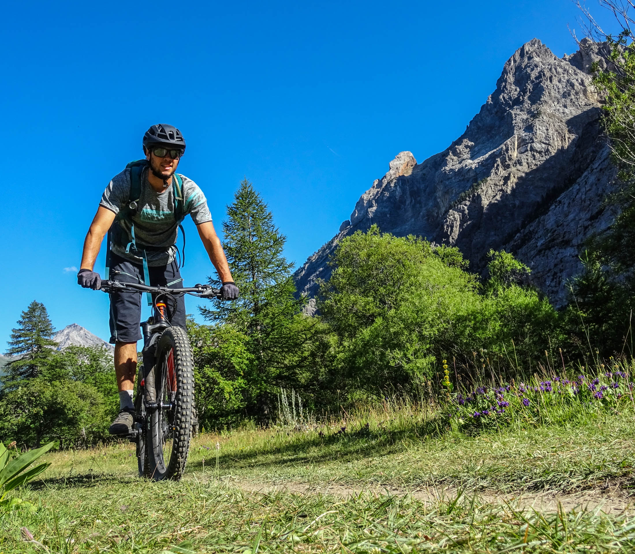 Vététiste dans la Vallée Etroite