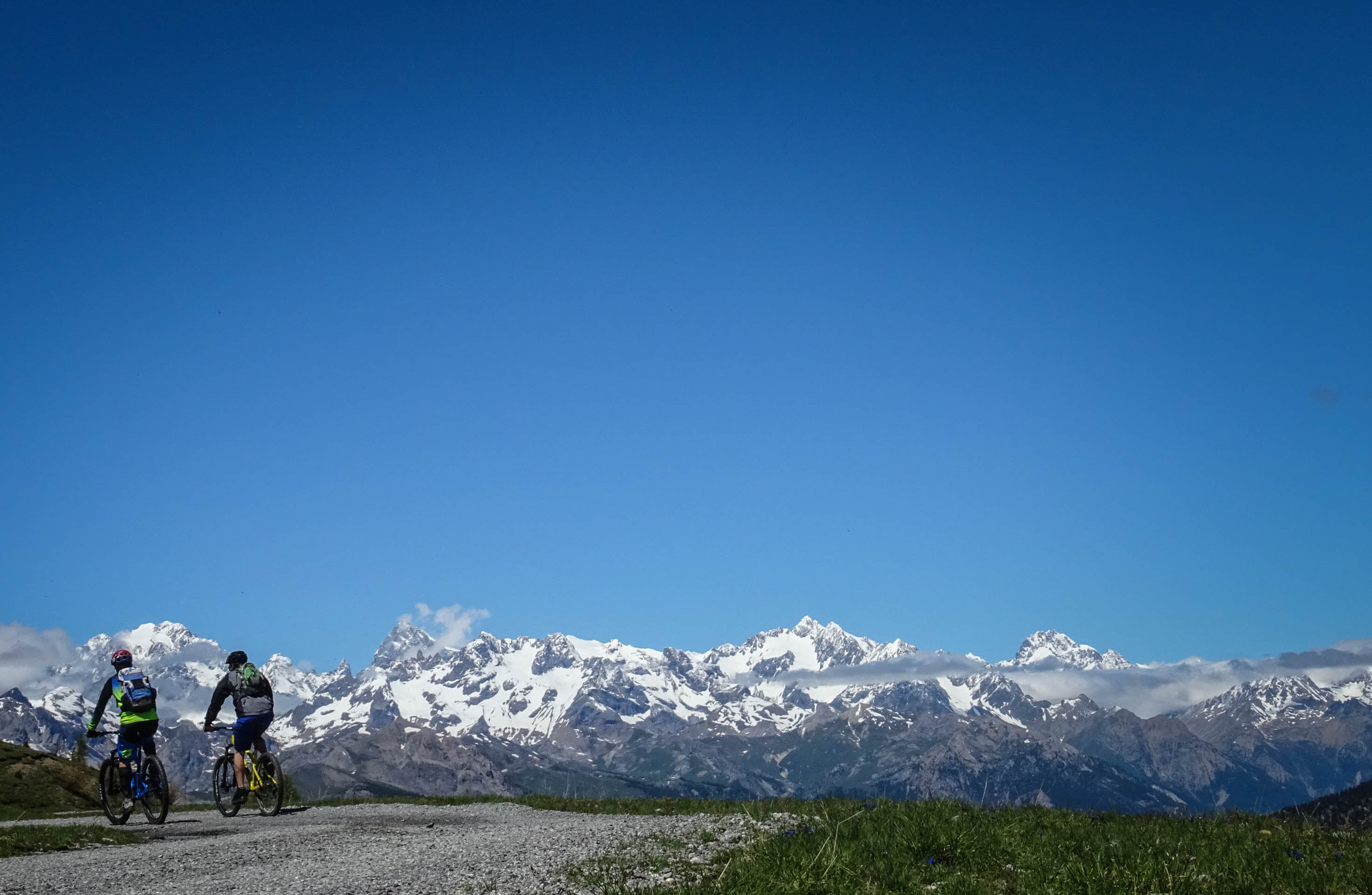 Vue panoramique sur les Ecrins